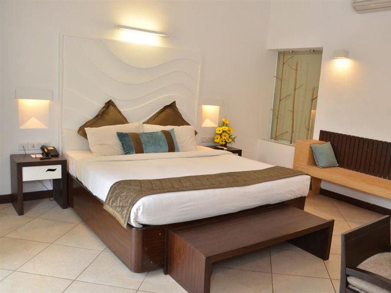 Sonesta Inns Beach Resort - Candolim Beach Exterior foto