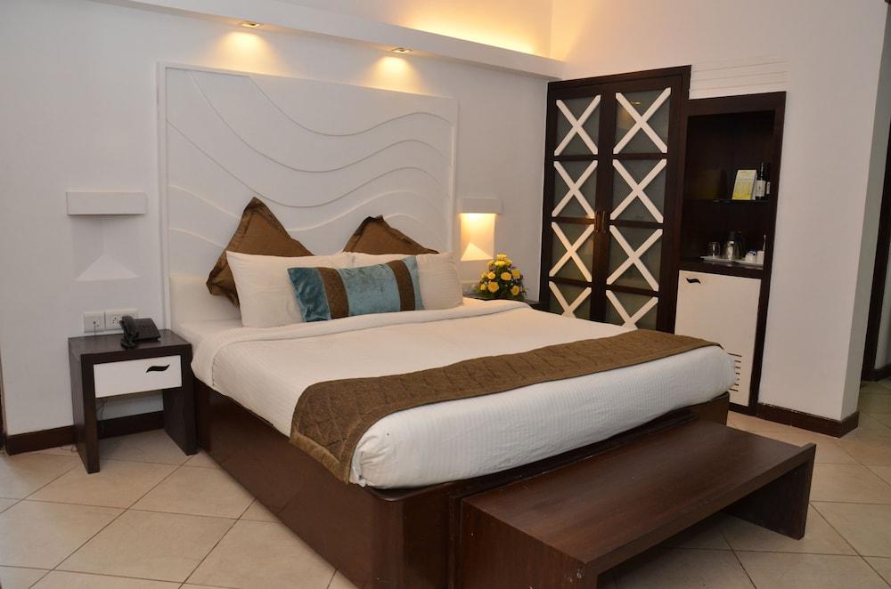 Sonesta Inns Beach Resort - Candolim Beach Exterior foto