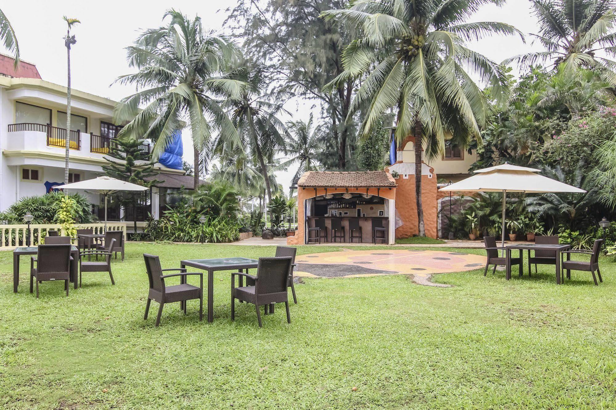 Sonesta Inns Beach Resort - Candolim Beach Exterior foto