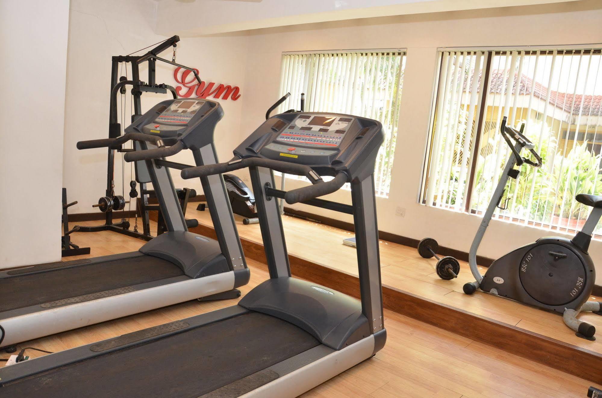 Sonesta Inns Beach Resort - Candolim Beach Exterior foto