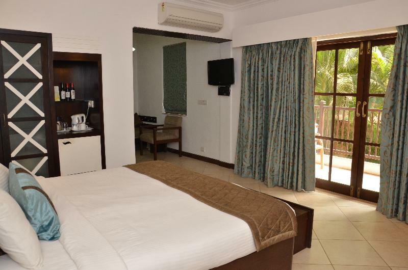 Sonesta Inns Beach Resort - Candolim Beach Exterior foto